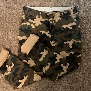GAP camouflage, girlfriend, chino pants